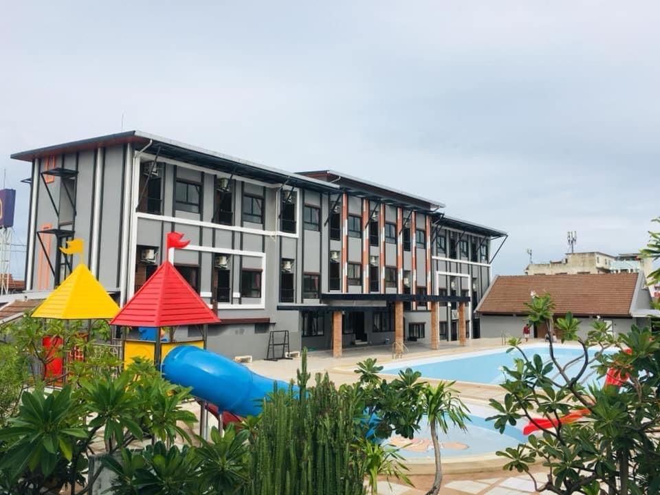 Buathong Pool