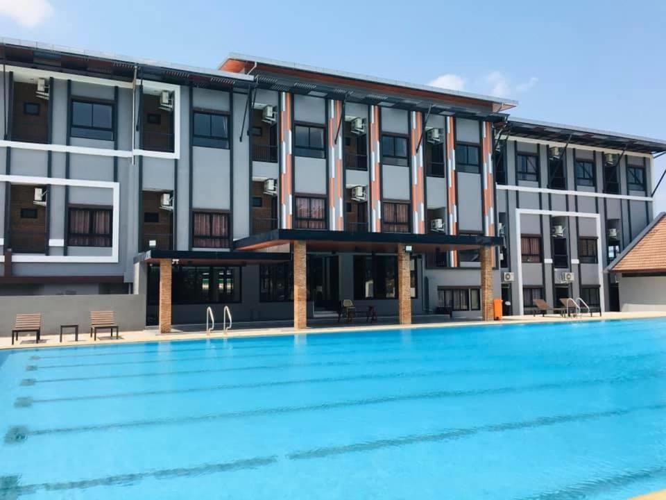 Buathong Pool Ban Khung Taphao