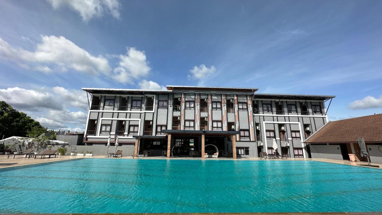 Buathong Pool Apartment Ban Khung Taphao